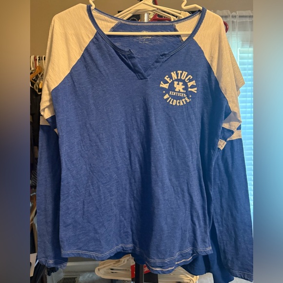 Top of the World Tops - Top of the World Blue and White Kentucky Wildcats V-Neck Long Sleeve Tee